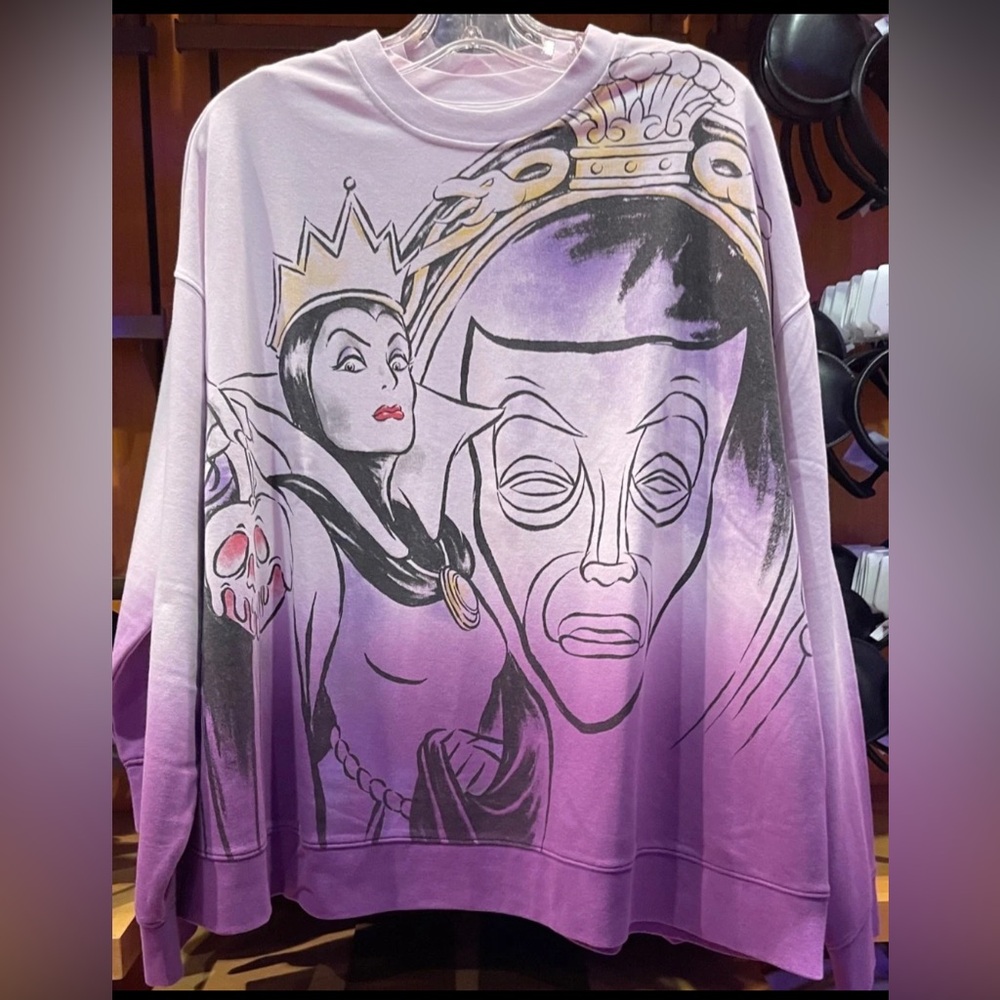 Disney Parks 2025 Halloween Evil Queen and Mirror Pullover Adult Medium Nwot